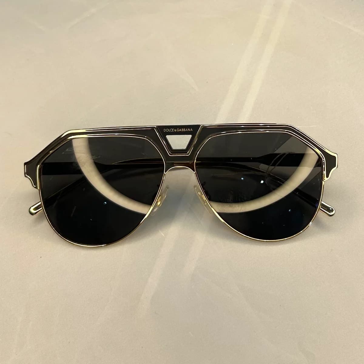 DG2257 aviator sunglasses with a gold metal frame&matte black accents &grey lenses