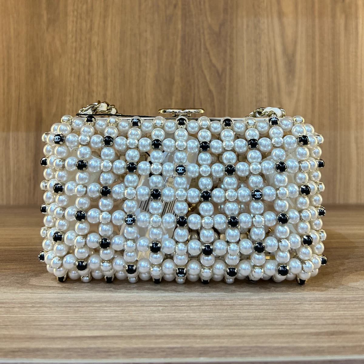 Chanel caged pearl minaudiere DXBS2525