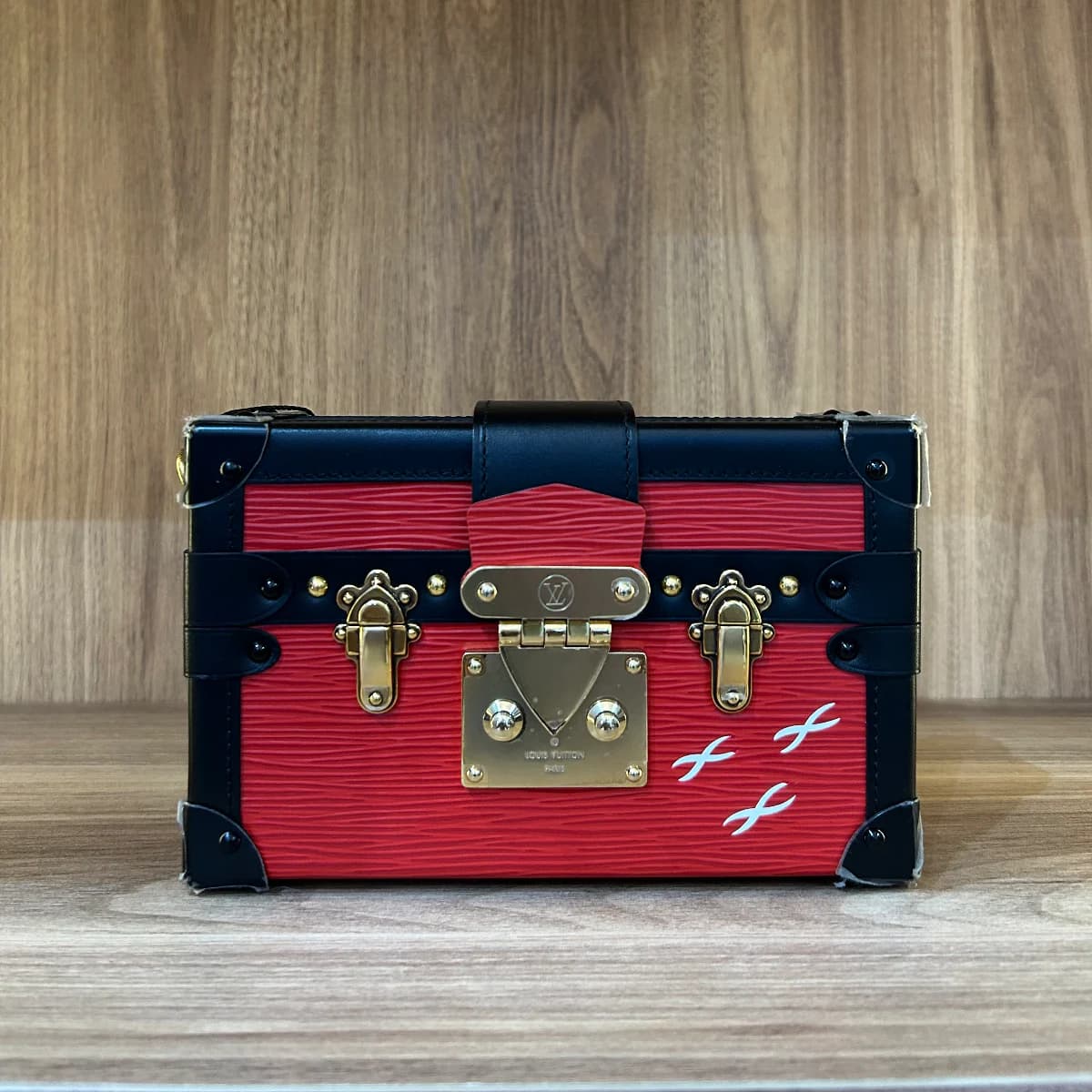 Epi petite Malle Shoulder bag with gold tone hardware