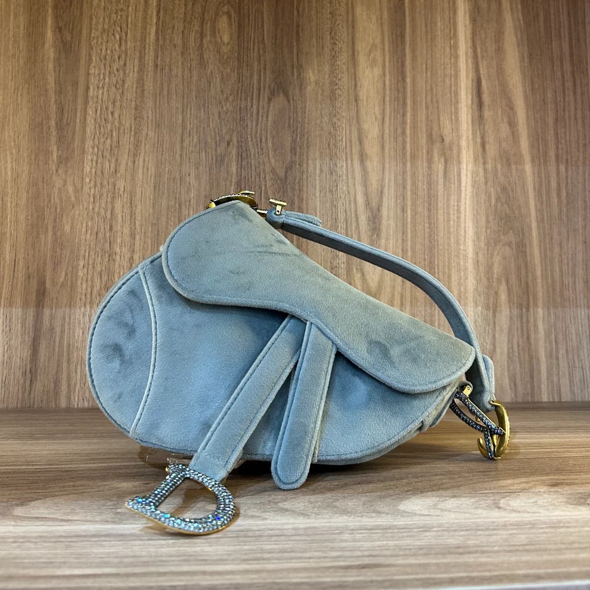 Velvate Saddle Diamond