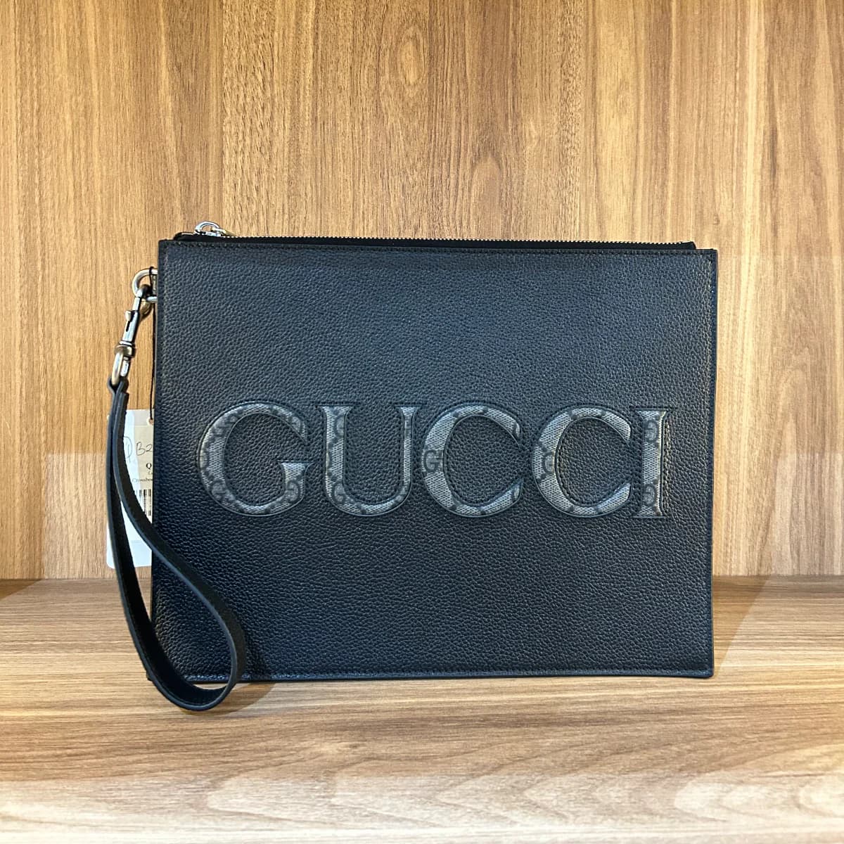 Gucci inlaid logo leather pouch