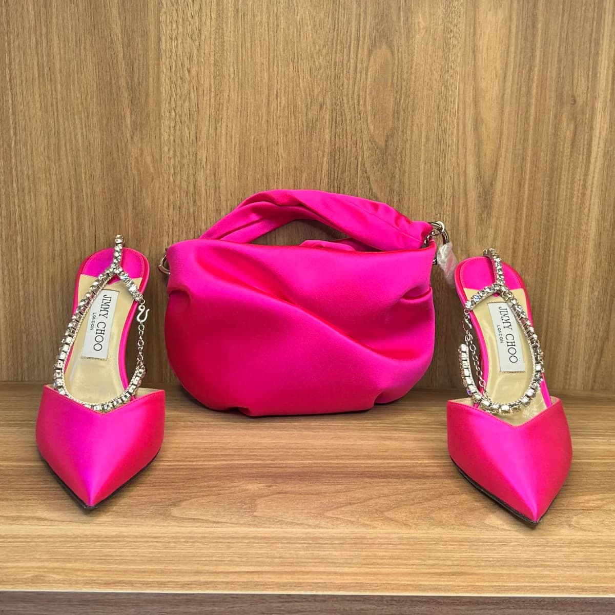 Jimmy Choo Saeda Fuchsia Heels with matching onesize bonny bag