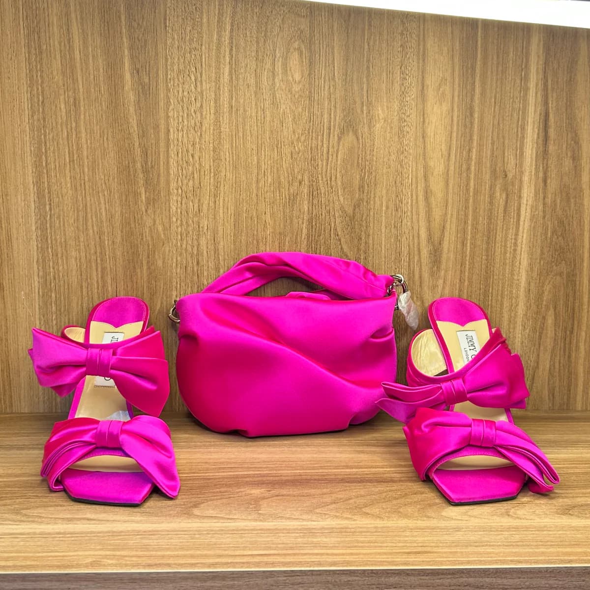 Flaca sandal, 100 satin with matching one size bonny bag